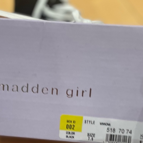 Winnona Lace-Up Platform Sneaker
MADDEN GIRL NWT size 7.5 - Picture 3 of 16